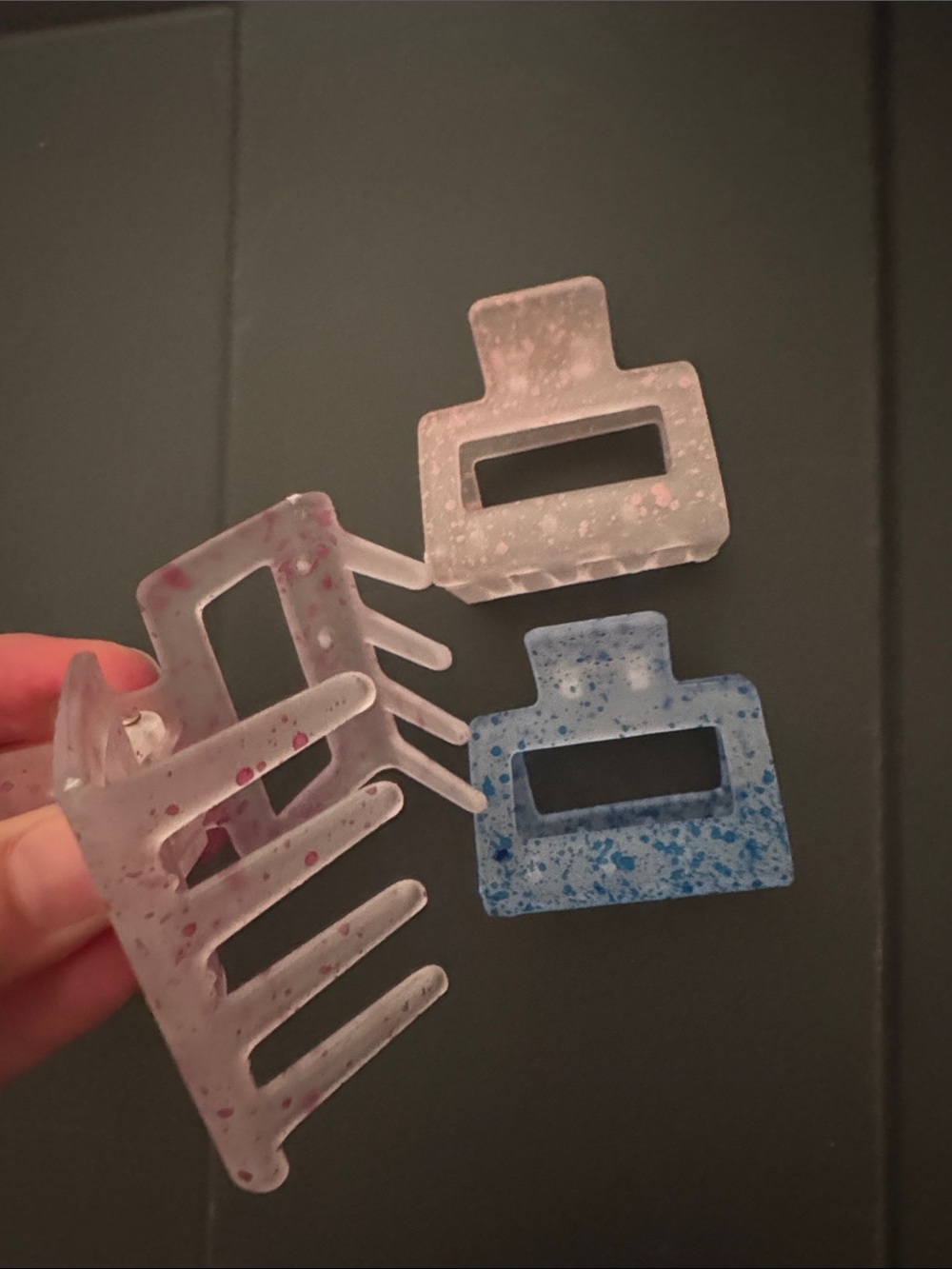Clear Speckled Hair Claw Clip Set - Blue & Pink